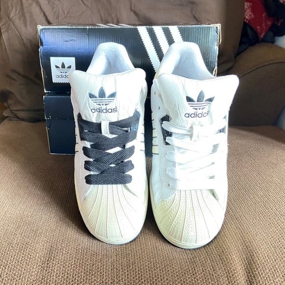 Adidas Superstars (custom) - Picture 6 of 6